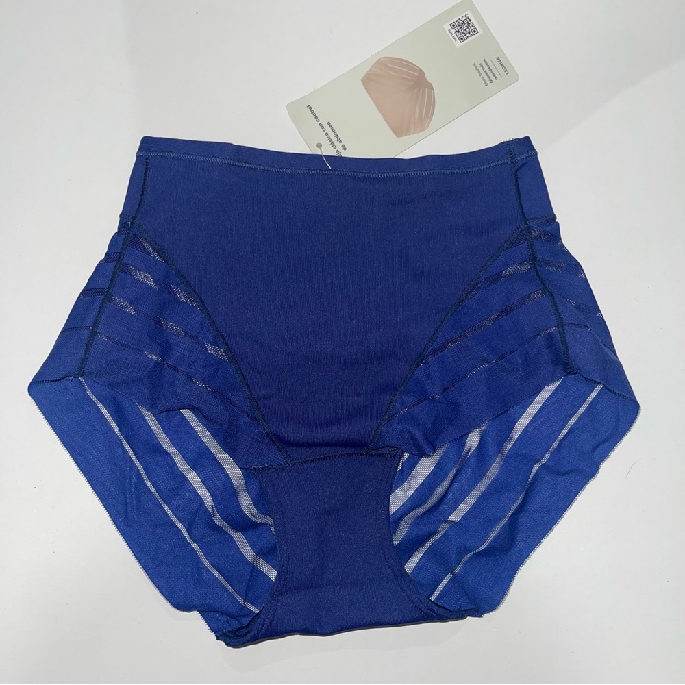 NWT Leonisa Compression Underwear Thong Lace Size Small Navy